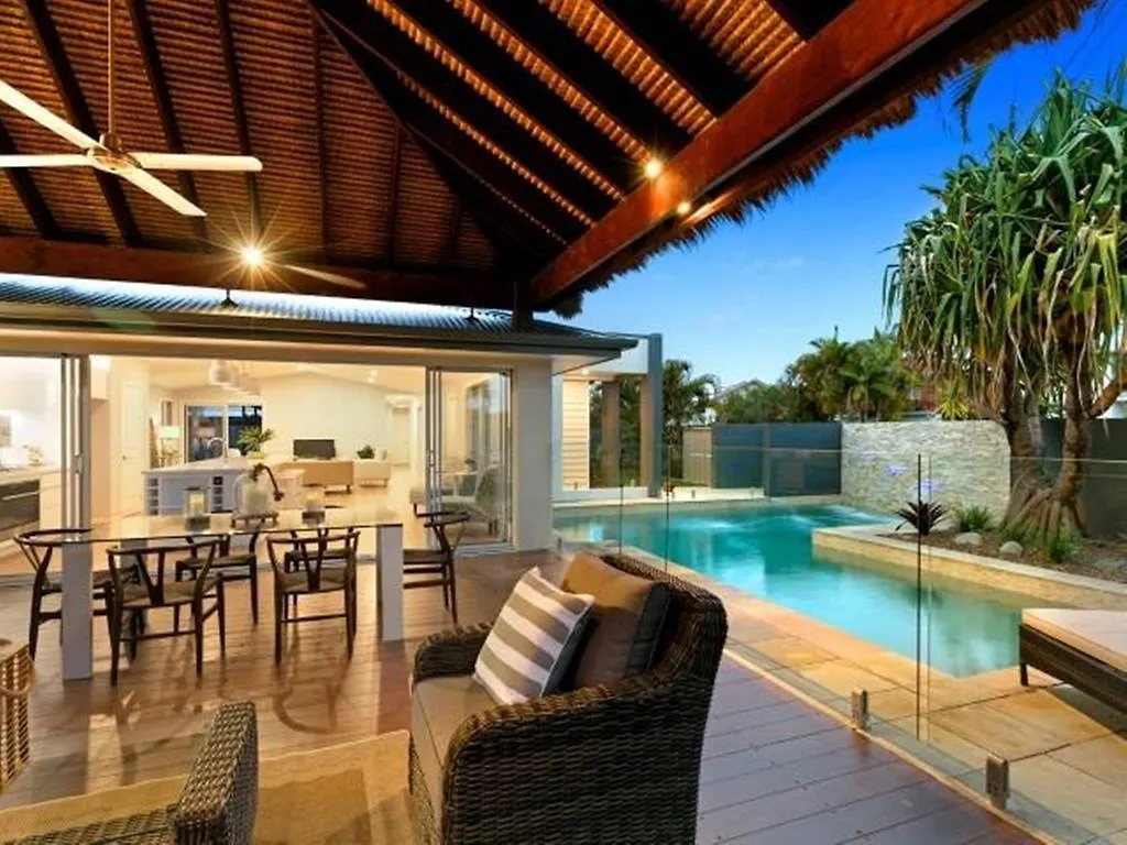 מולולאבה Carrothool 29 - 6 Bedroom Holiday Home On Canal With Pool