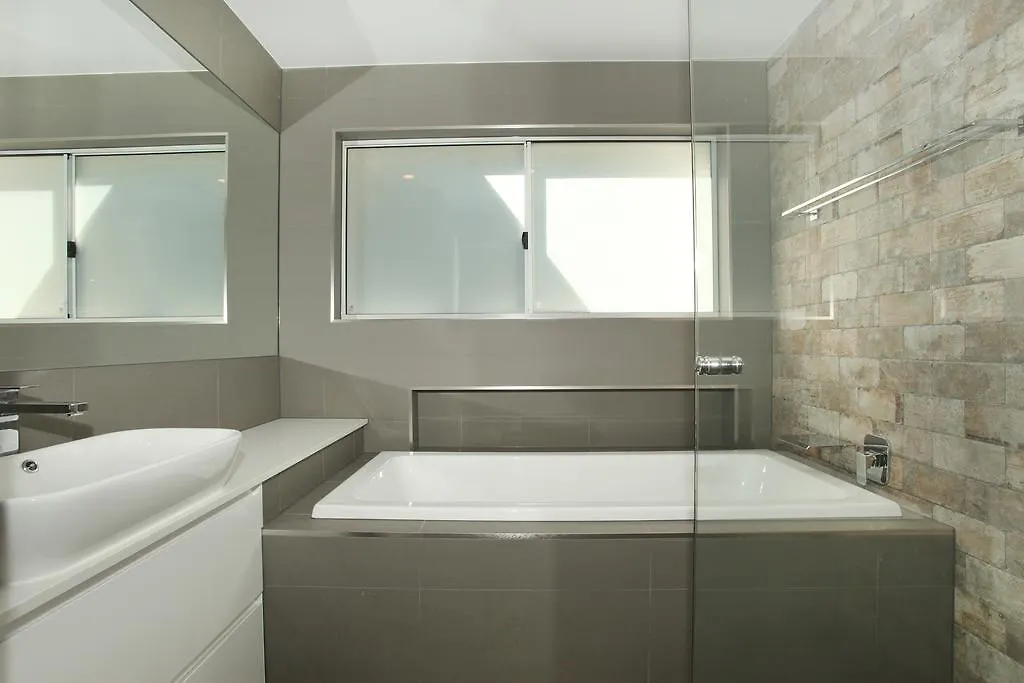 מולולאבה Carrothool 29 - 6 Bedroom Holiday Home On Canal With Pool