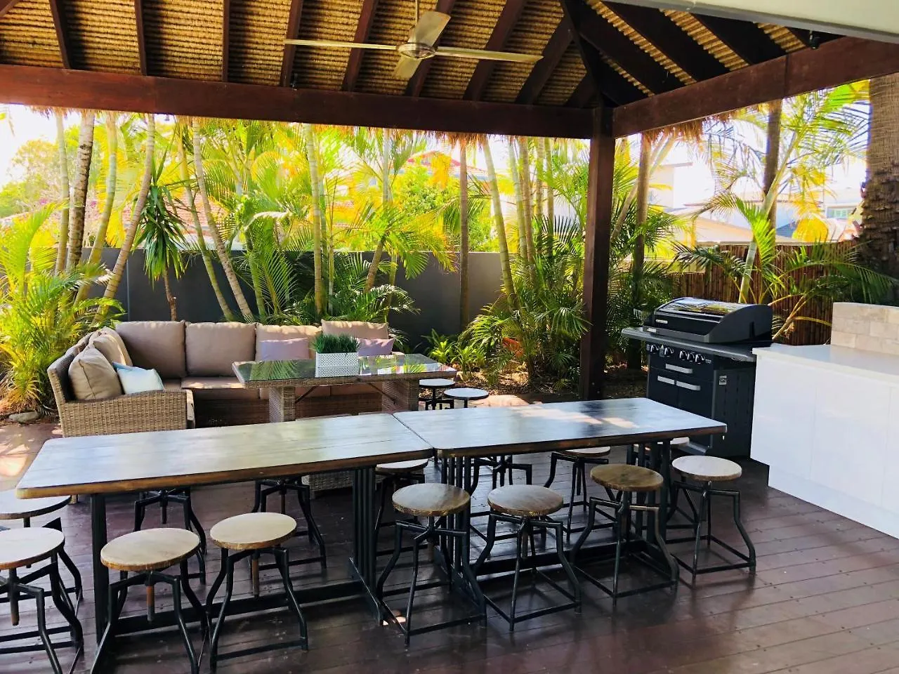 מולולאבה Carrothool 29 - 6 Bedroom Holiday Home On Canal With Pool אוסטרליה