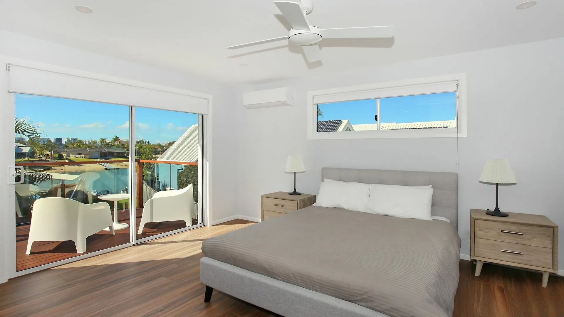 מולולאבה Carrothool 29 - 6 Bedroom Holiday Home On Canal With Pool אוסטרליה