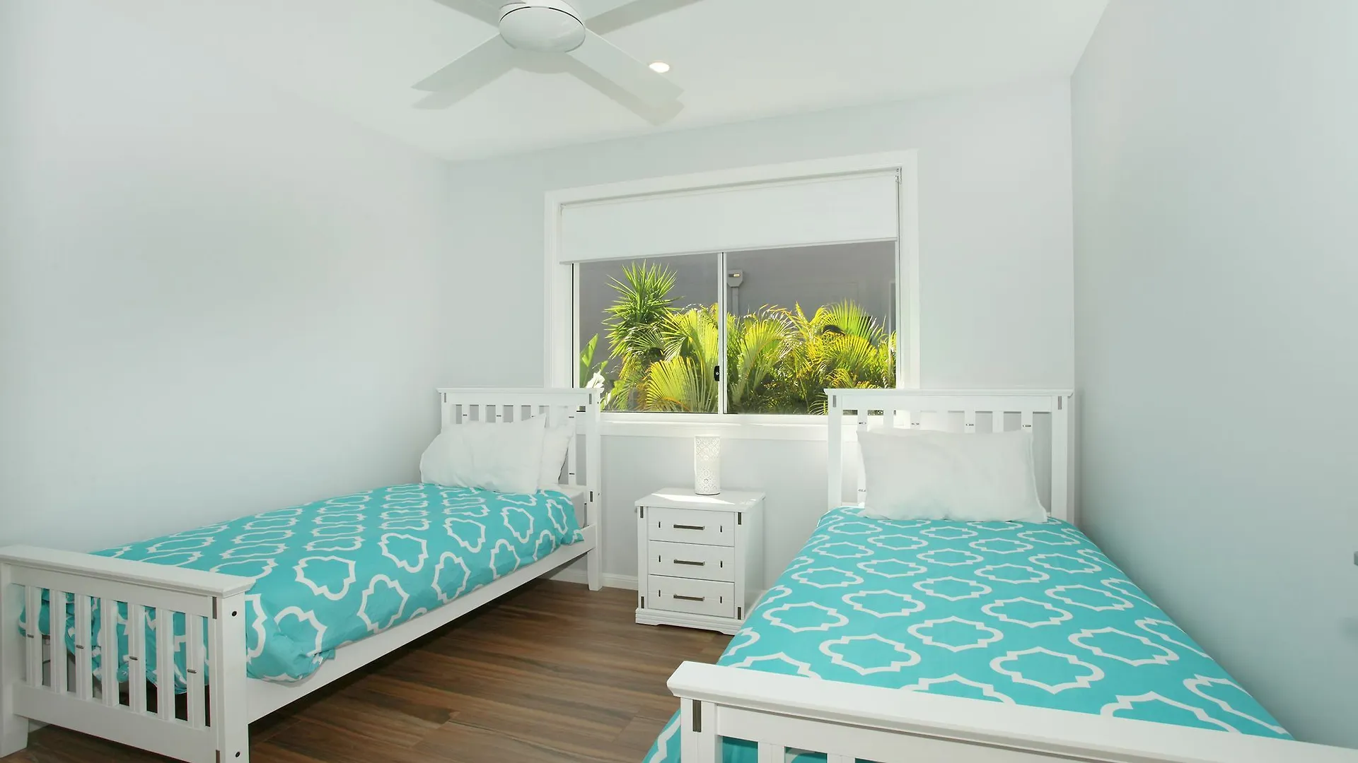 מולולאבה Carrothool 29 - 6 Bedroom Holiday Home On Canal With Pool