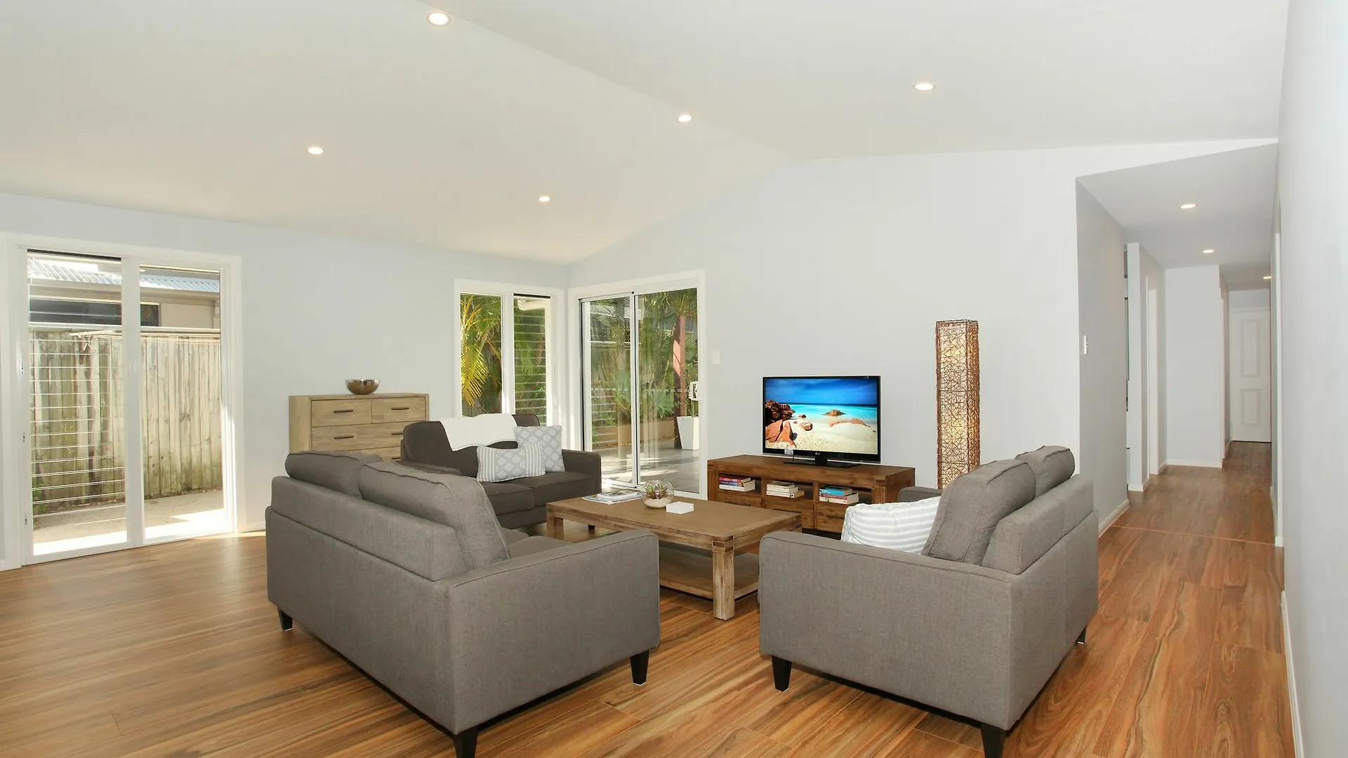 מולולאבה Carrothool 29 - 6 Bedroom Holiday Home On Canal With Pool 0*,