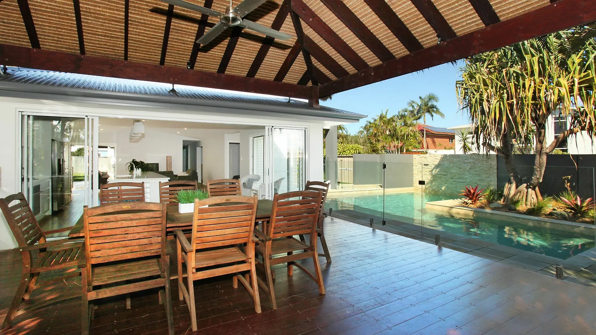 מולולאבה Carrothool 29 - 6 Bedroom Holiday Home On Canal With Pool